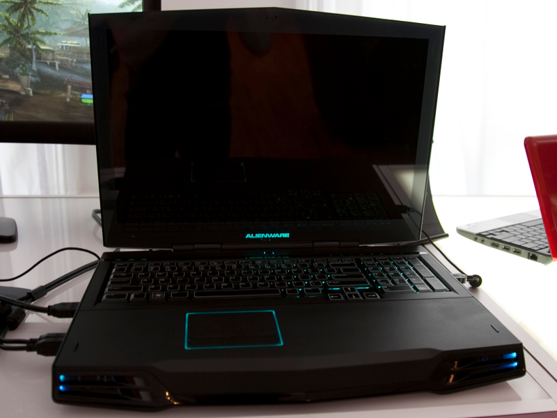 Illustration for article titled Alienware's 'Allpowerful' m17x Obliterates Crysis With Dual 1GB Nvidia GeForce GTX 280M Graphics Cards